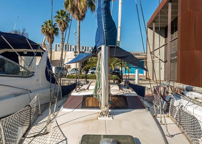 Pequeno Velero En Port Forum Ideal Backpackers * Barcelona