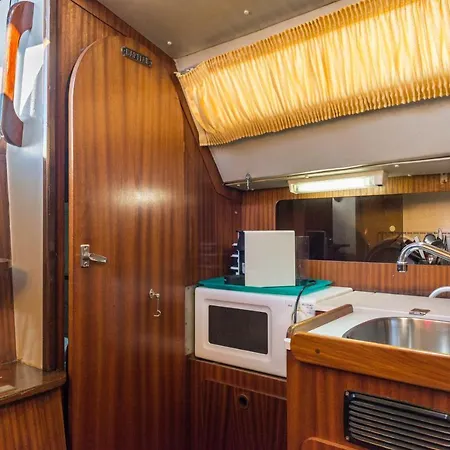 Pequeno Velero En Port Forum Ideal Backpackers *